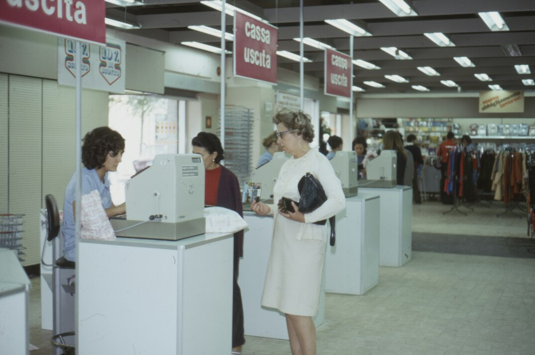 retail store detective in action
